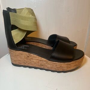 SOREL Cameron black ankle strap wedge sandal. Size 7.5